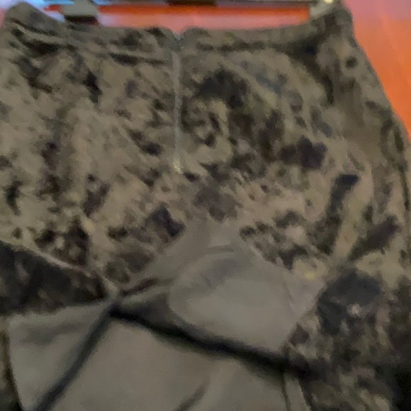 CANADIAN DESIGNER PINK TARTAN FAUX FUR SKIRT - Picture 4 of 6